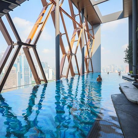 Scarletz Suites By Mykey Куала-Лумпур Екстер'єр фото The pool at the 39th floor