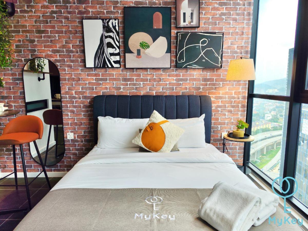 Scarletz Suites By Mykey Куала-Лумпур Екстер'єр фото Bedroom