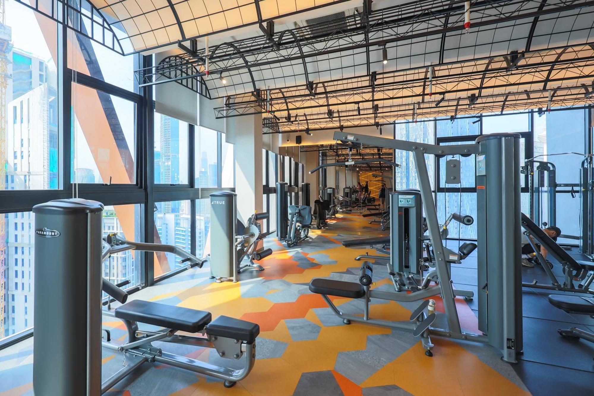 Scarletz Suites By Mykey Куала-Лумпур Екстер'єр фото The gym at the 101 Tower